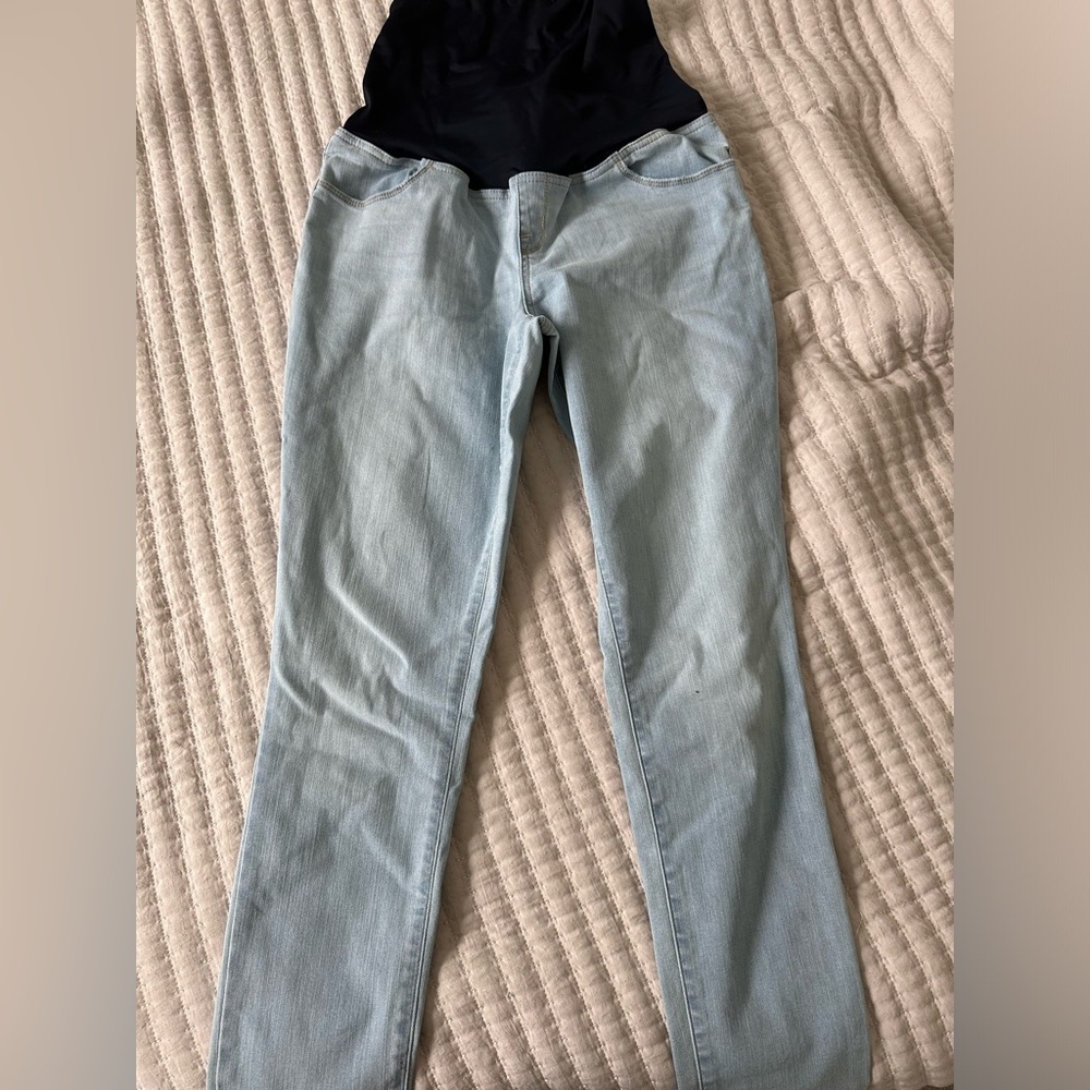 Light wash maternity skinny jeans